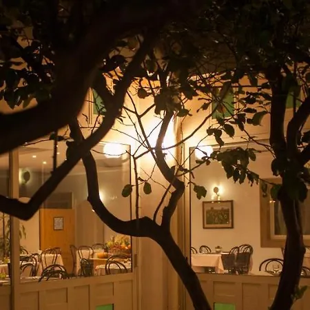 L'albero Nocleg ze śniadaniem